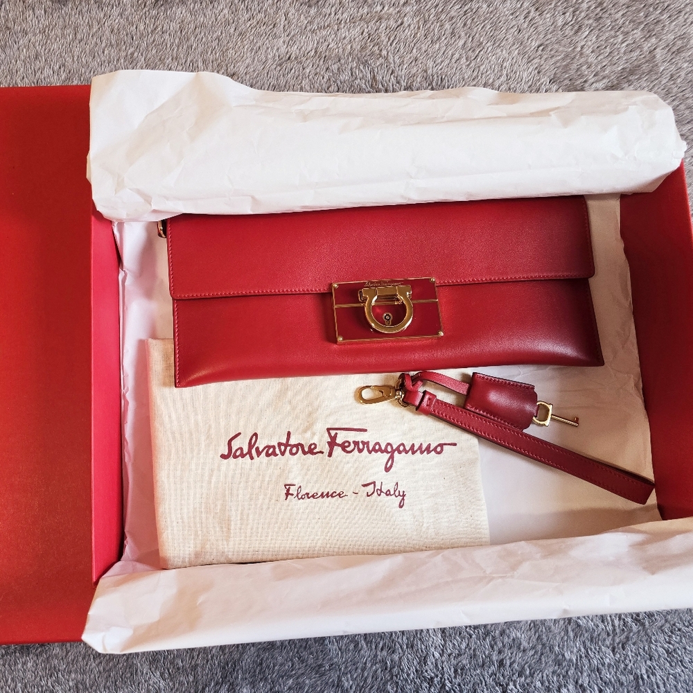 Salvatore Ferragamo Clutch/Wristlet 11.5" x 5" - Picture 3 of 17